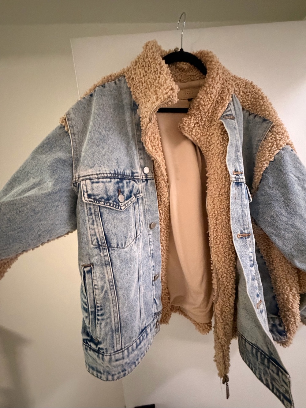 Blank NYC Light Blue Denim Jacket with Tan Sherpa Lining - Picture 3 of 4
